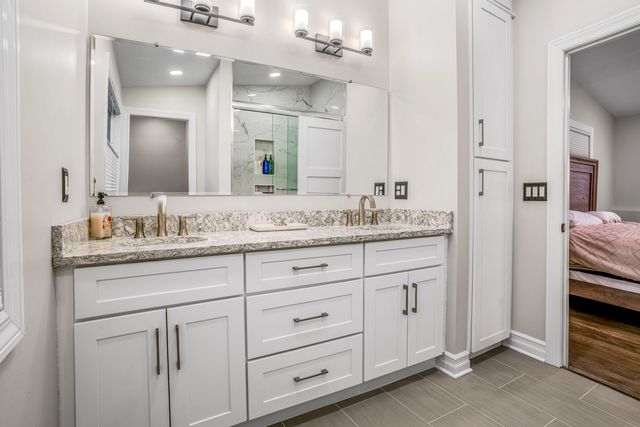 1590 Lake Holiday Drive, Lake Holiday, IL 60548