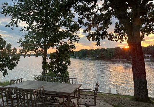 1590 Lake Holiday Drive, Lake Holiday, IL 60548