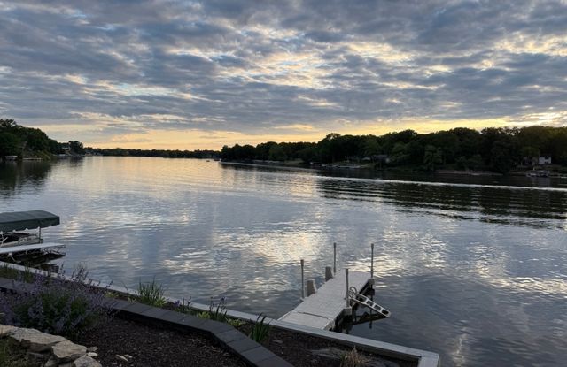 1590 Lake Holiday Drive, Lake Holiday, IL 60548