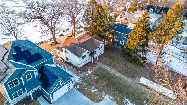 1590 Lake Holiday Drive, Lake Holiday, IL 60548