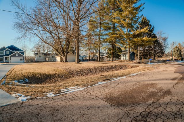 1590 Lake Holiday Drive, Lake Holiday, IL 60548