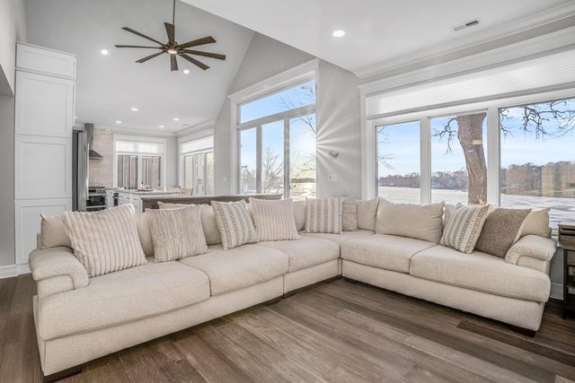 1590 Lake Holiday Drive, Lake Holiday, IL 60548