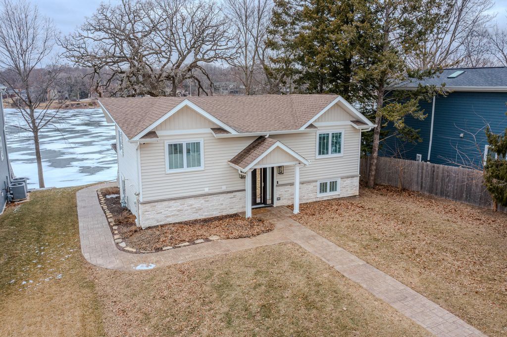 Image 55 of property listing at 1590 Lake Holiday Drive, Lake Holiday, IL 60548