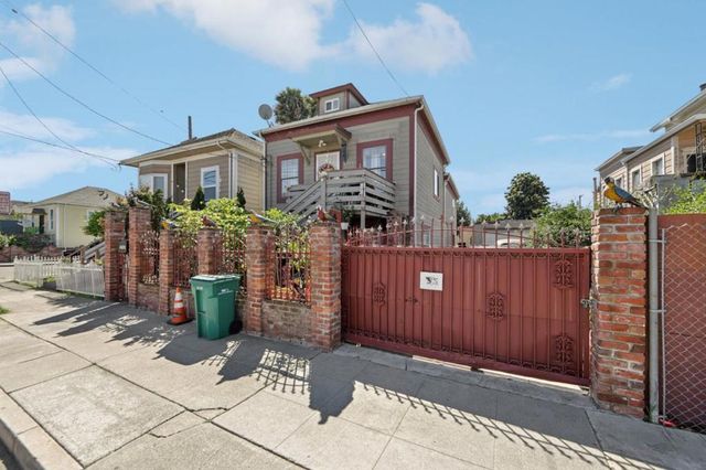 2745 E 10th Street, Oakland, CA 94601
