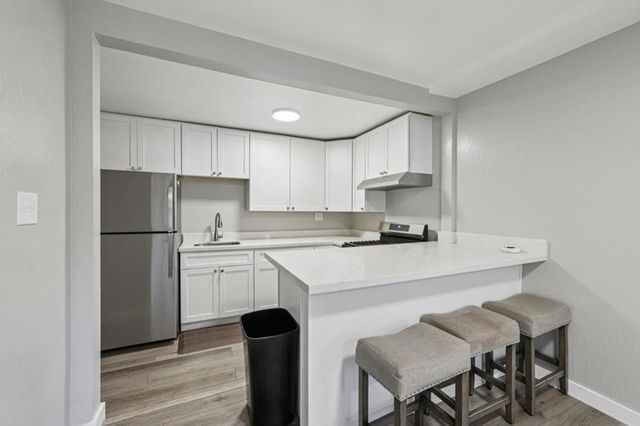 2745 E 10th Street, Oakland, CA 94601