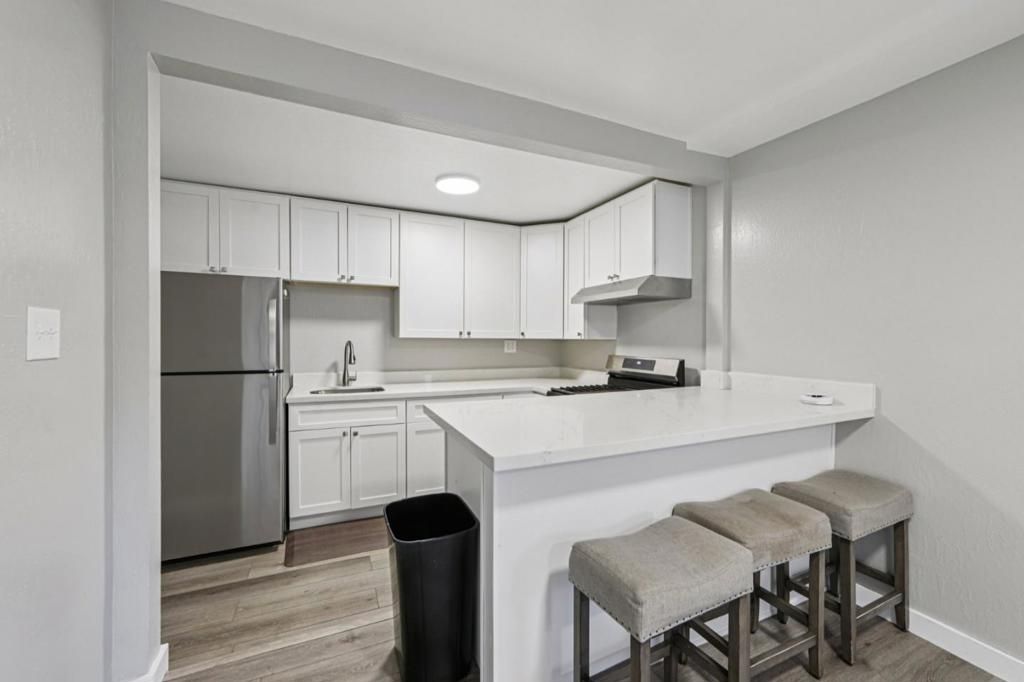 Image 5 of property listing at 2745 E 10th Street, Oakland, CA 94601