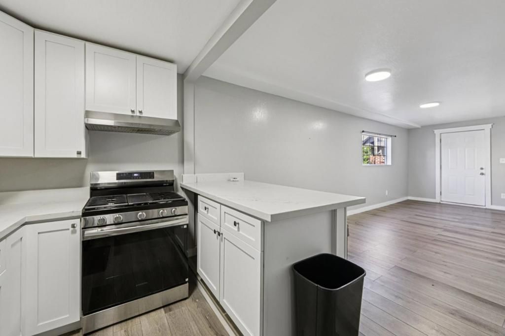 Image 6 of property listing at 2745 E 10th Street, Oakland, CA 94601