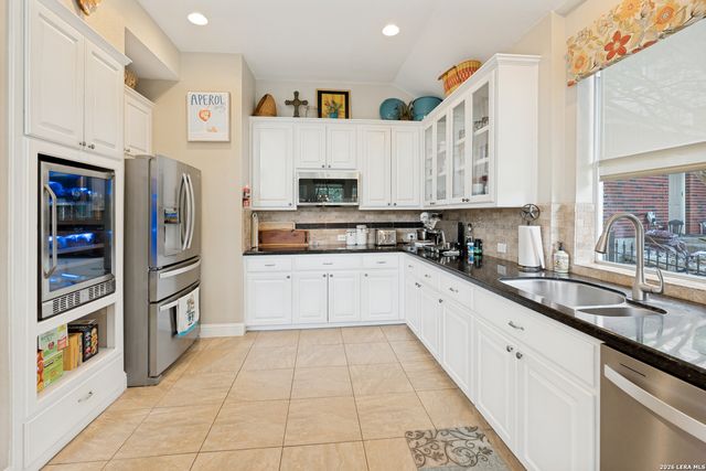 722 Mesa Rdg, San Antonio, TX 78258