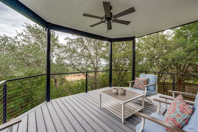 722 Mesa Rdg, San Antonio, TX 78258