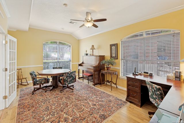 722 Mesa Rdg, San Antonio, TX 78258