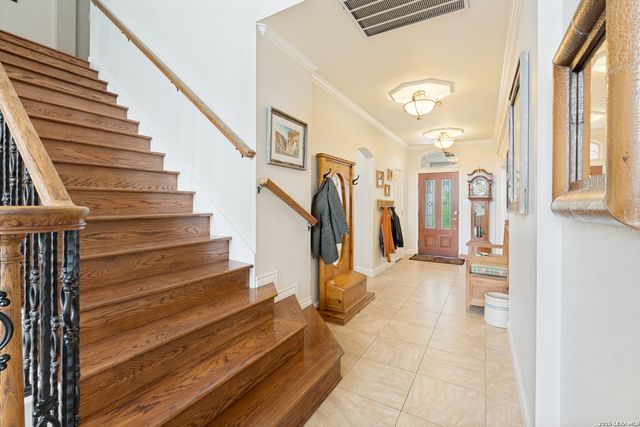 722 Mesa Rdg, San Antonio, TX 78258