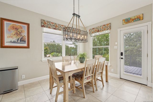 722 Mesa Rdg, San Antonio, TX 78258