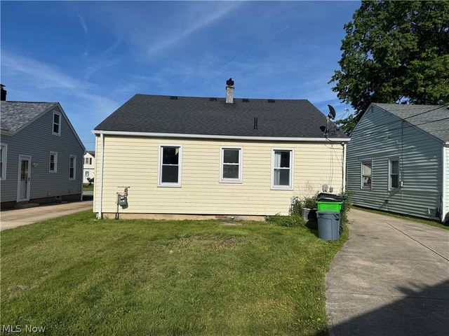 1572 Woodrow Avenue, Mayfield Heights, OH 44124