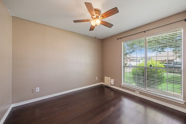 107 Meadowlark Drive, Palmer, TX 75152