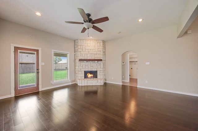 107 Meadowlark Drive, Palmer, TX 75152