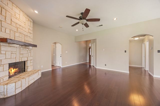 107 Meadowlark Drive, Palmer, TX 75152