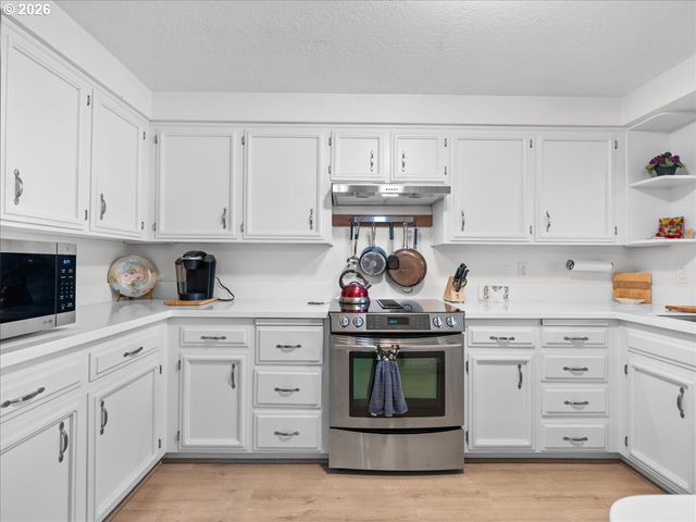 987 MUNKERS Ct Se, Salem, OR 97317