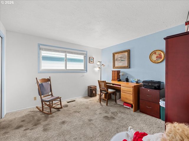 987 MUNKERS Ct Se, Salem, OR 97317