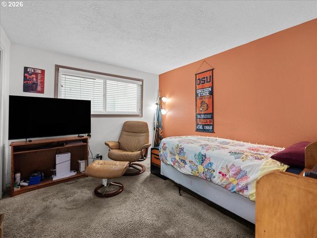 987 MUNKERS Ct Se, Salem, OR 97317