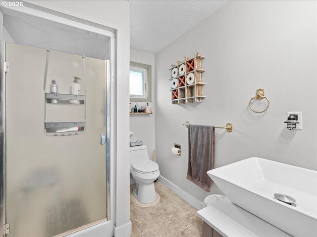 987 MUNKERS Ct Se, Salem, OR 97317