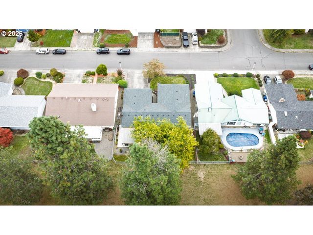 987 MUNKERS Ct Se, Salem, OR 97317