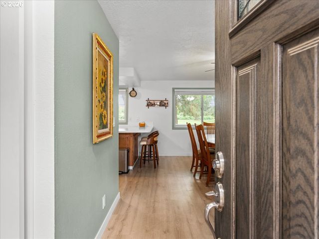 987 MUNKERS Ct Se, Salem, OR 97317