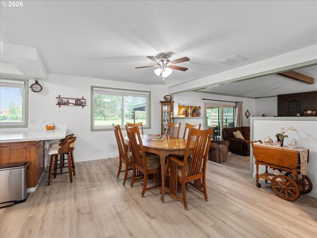 987 MUNKERS Ct Se, Salem, OR 97317