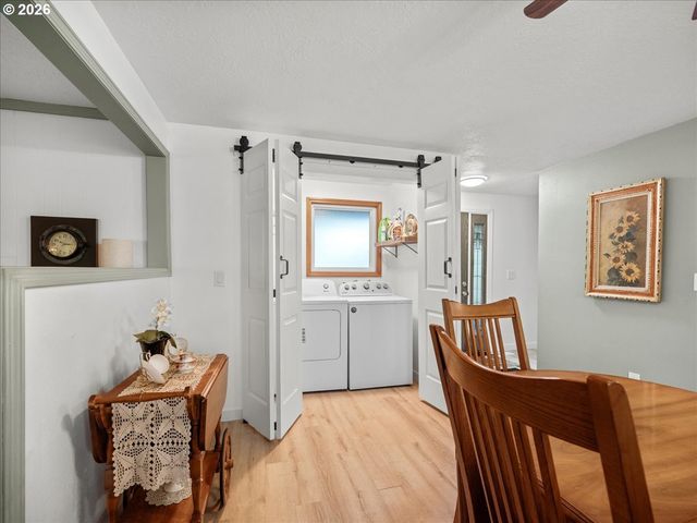 987 MUNKERS Ct Se, Salem, OR 97317