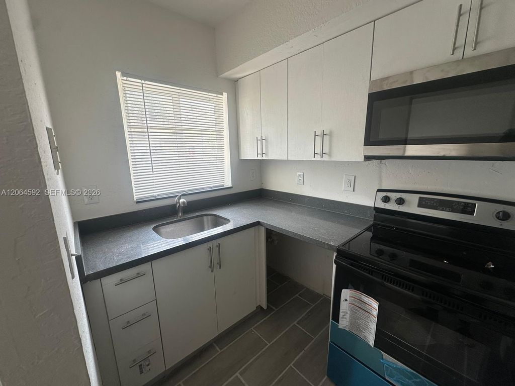 8325 NW 5th Ave 8325, Miami, FL 33150