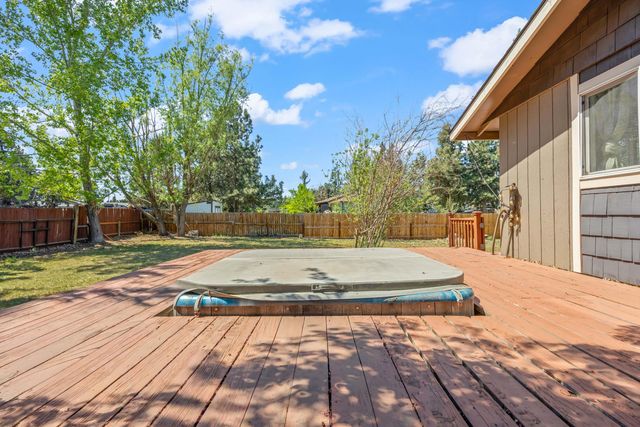 63609 Hunters Circle, Bend, OR 97701