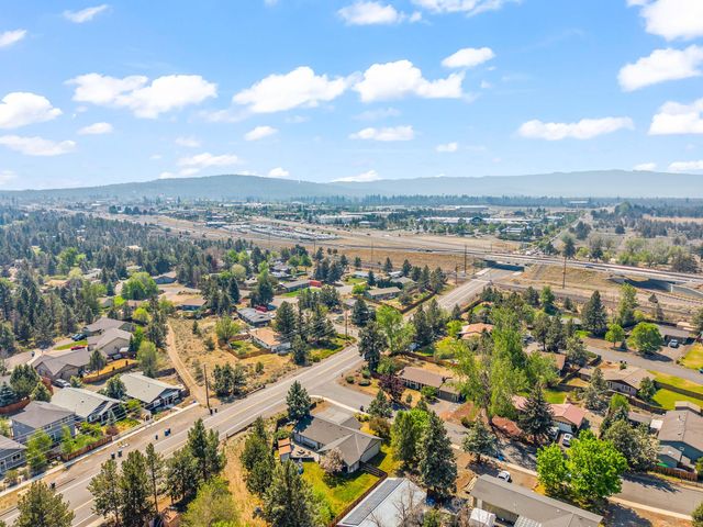 63609 Hunters Circle, Bend, OR 97701
