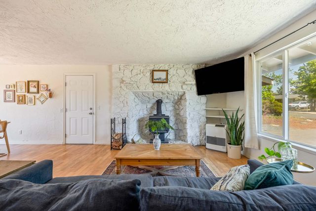 63609 Hunters Circle, Bend, OR 97701