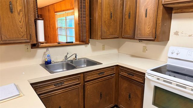 352 N N George Jones Road, Livingston, TX 77351