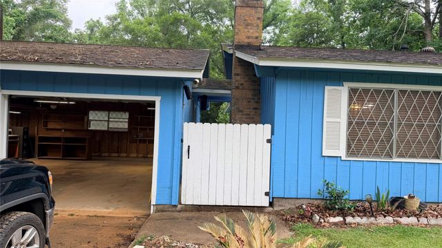 352 N N George Jones Road, Livingston, TX 77351