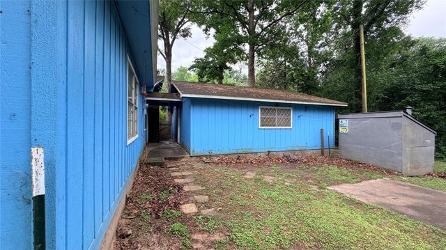 352 N N George Jones Road, Livingston, TX 77351
