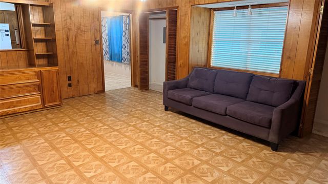 352 N N George Jones Road, Livingston, TX 77351