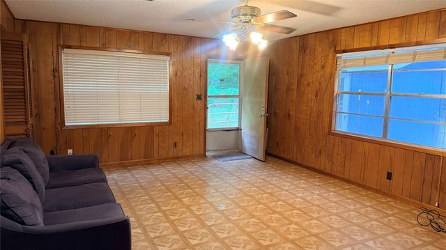 352 N N George Jones Road, Livingston, TX 77351