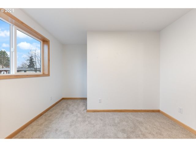 716 ST CHARLES St, Eugene, OR 97402