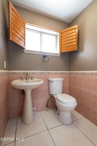 18 Via Placita, El Paso, TX 79927