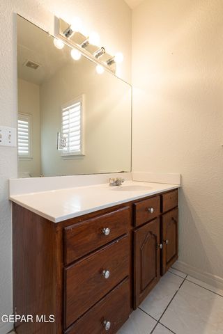 18 Via Placita, El Paso, TX 79927