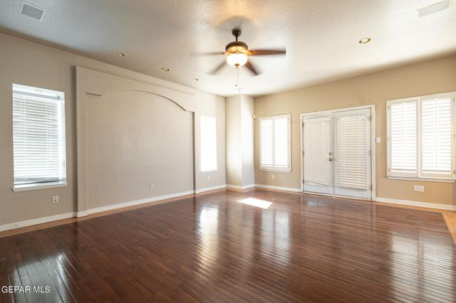 18 Via Placita, El Paso, TX 79927