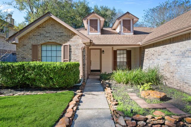 2835 Twin Knolls Drive, Kingwood, TX 77339