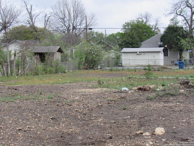 2901 S Saunders, San Antonio, TX 78207
