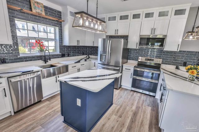 7390 San Ramon Dr, Milton, FL 32583