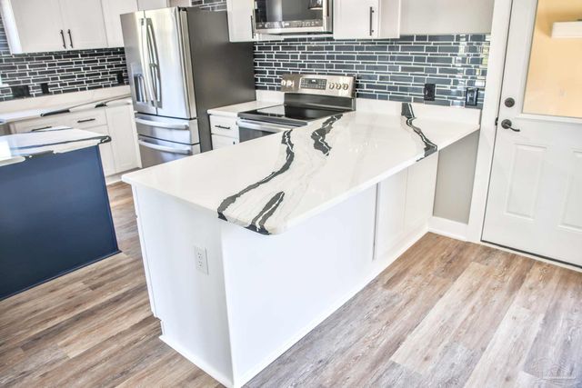 7390 San Ramon Dr, Milton, FL 32583