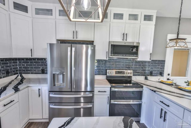 7390 San Ramon Dr, Milton, FL 32583