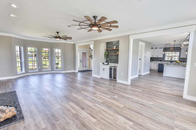 7390 San Ramon Dr, Milton, FL 32583