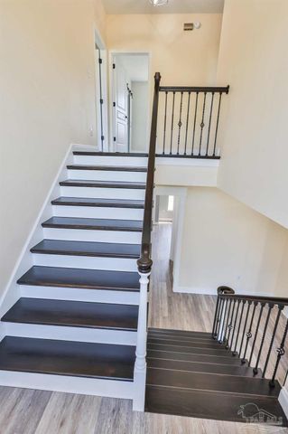 7390 San Ramon Dr, Milton, FL 32583