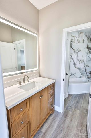 7390 San Ramon Dr, Milton, FL 32583