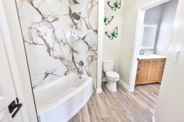 7390 San Ramon Dr, Milton, FL 32583